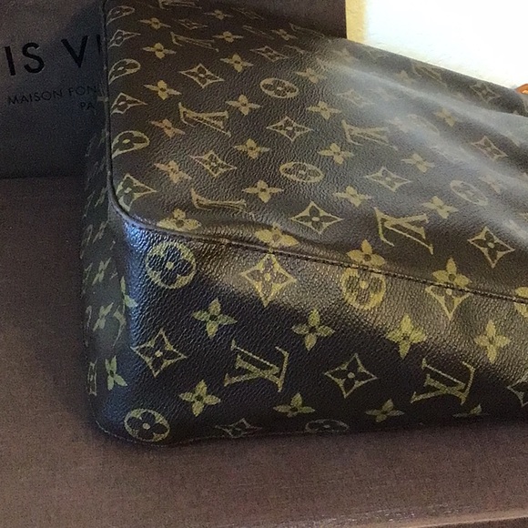 Louis Vuitton GM Looping Bag - Picture 5 of 16